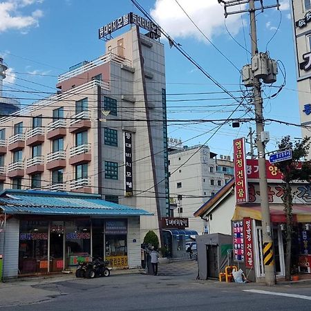 Lighthouse Beach Motel Sokcho Esterno foto